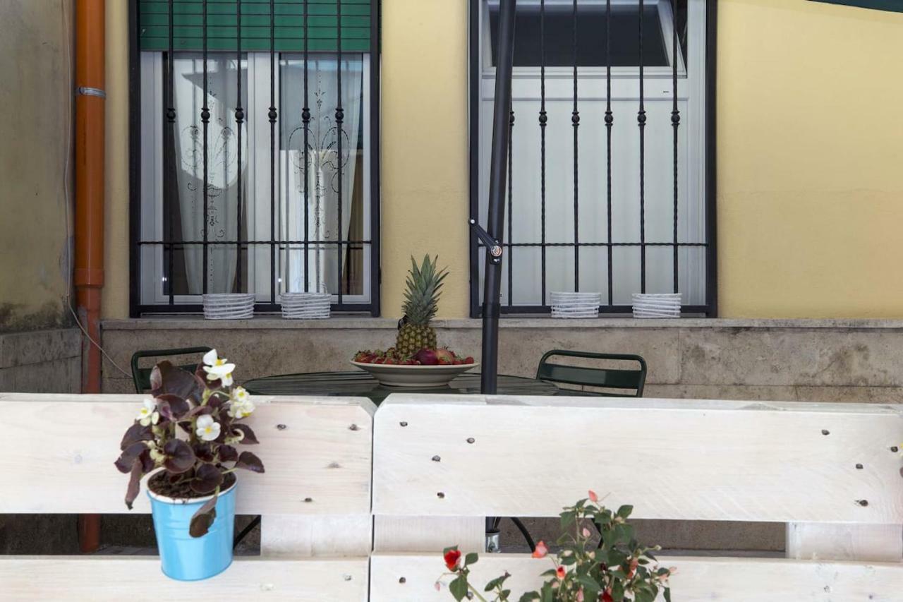 Ferienwohnung Il Cortiletto Di Via Tuscolana Rom Exterior foto