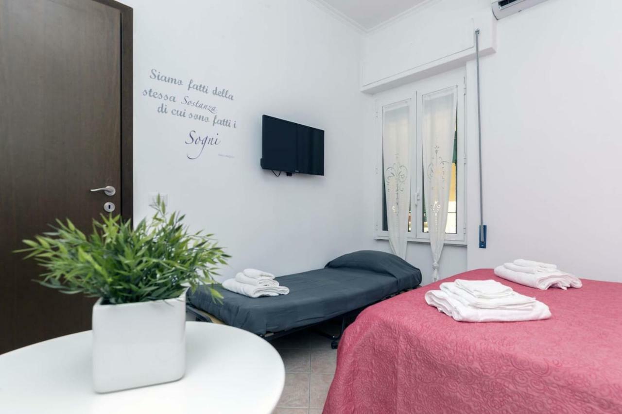 Ferienwohnung Il Cortiletto Di Via Tuscolana Rom Exterior foto